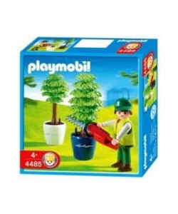 Jardinero con cortasetos